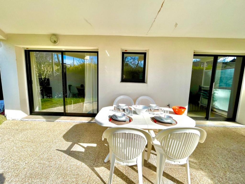 Charmant Rez De Jardin - 900M Plage De Pontaillac Apartment Royan Bagian luar foto