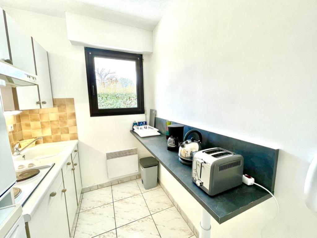 Charmant Rez De Jardin - 900M Plage De Pontaillac Apartment Royan Bagian luar foto